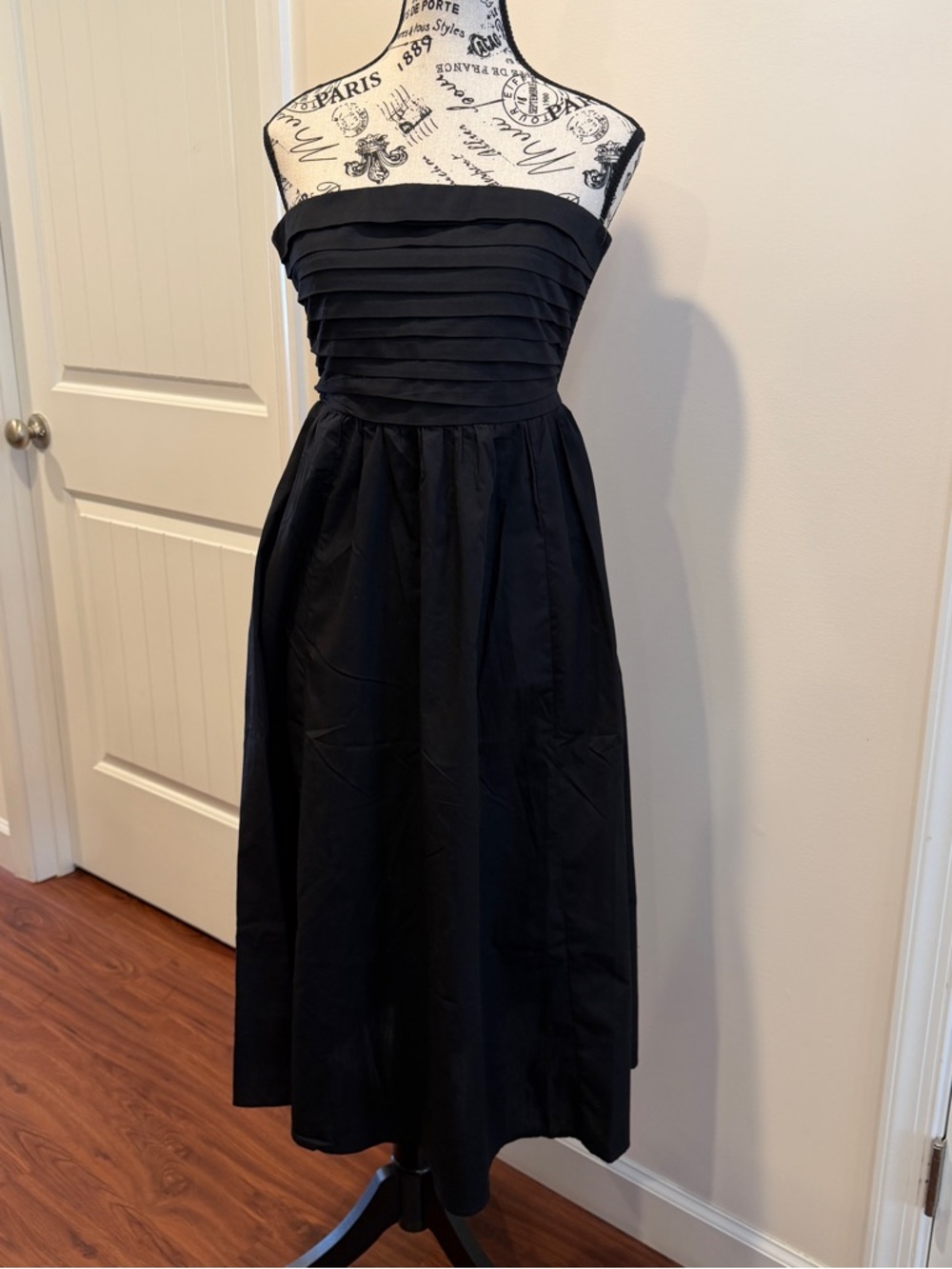 Abercrombie & Fitch Strapless Black Pleated Bodice Midi Dress size SP